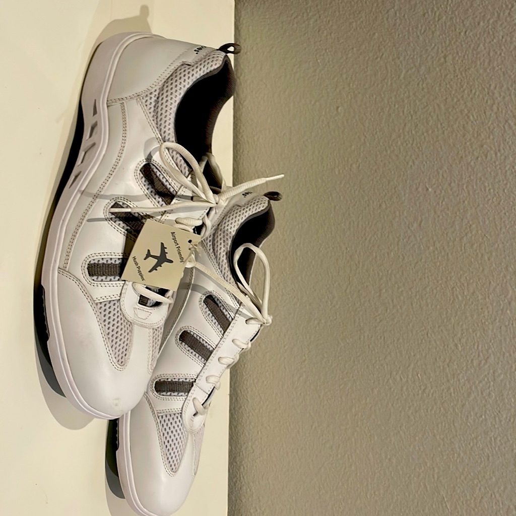 Nwt Hush Puppies Brand Travel Friendly Sneakers Size 12 White And Gray